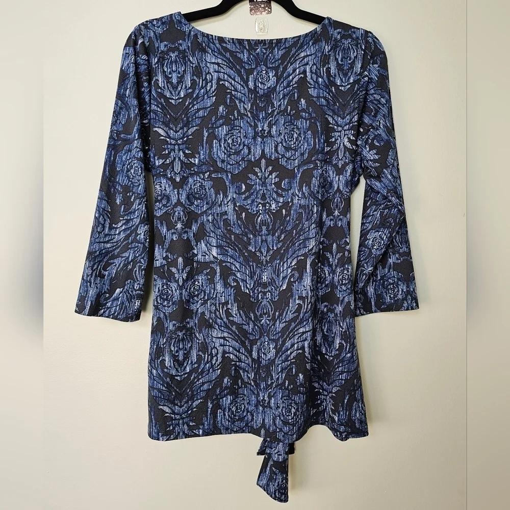 Belle Kim Gravel Pullover Top Tie Waist 3/4 Sleeve Black Heather Blue Rose Motif - Picture 4 of 11